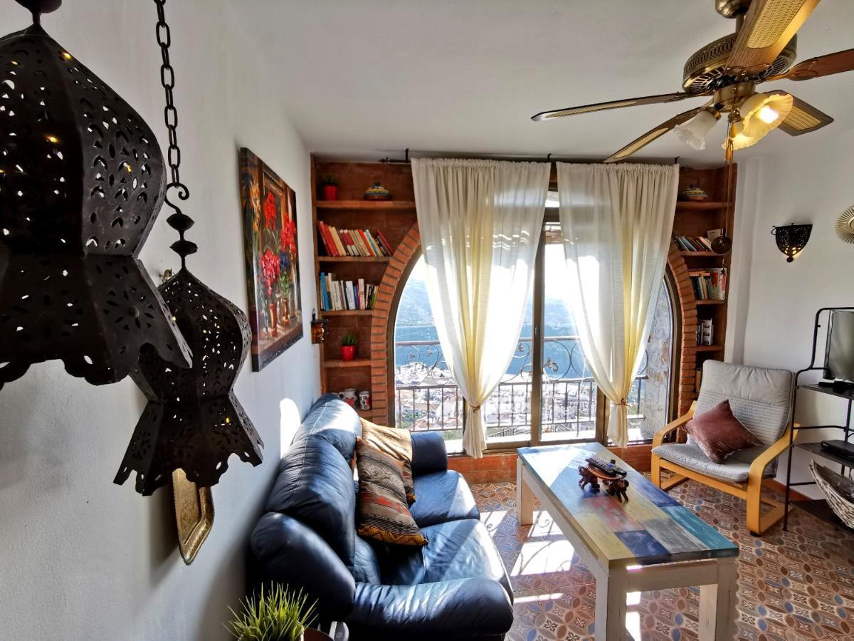 Apartamentos Alma Y Montana Cómpeta المظهر الخارجي الصورة