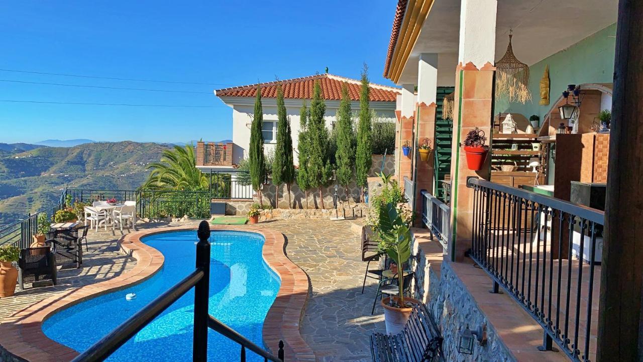 Apartamentos Alma Y Montana Cómpeta المظهر الخارجي الصورة