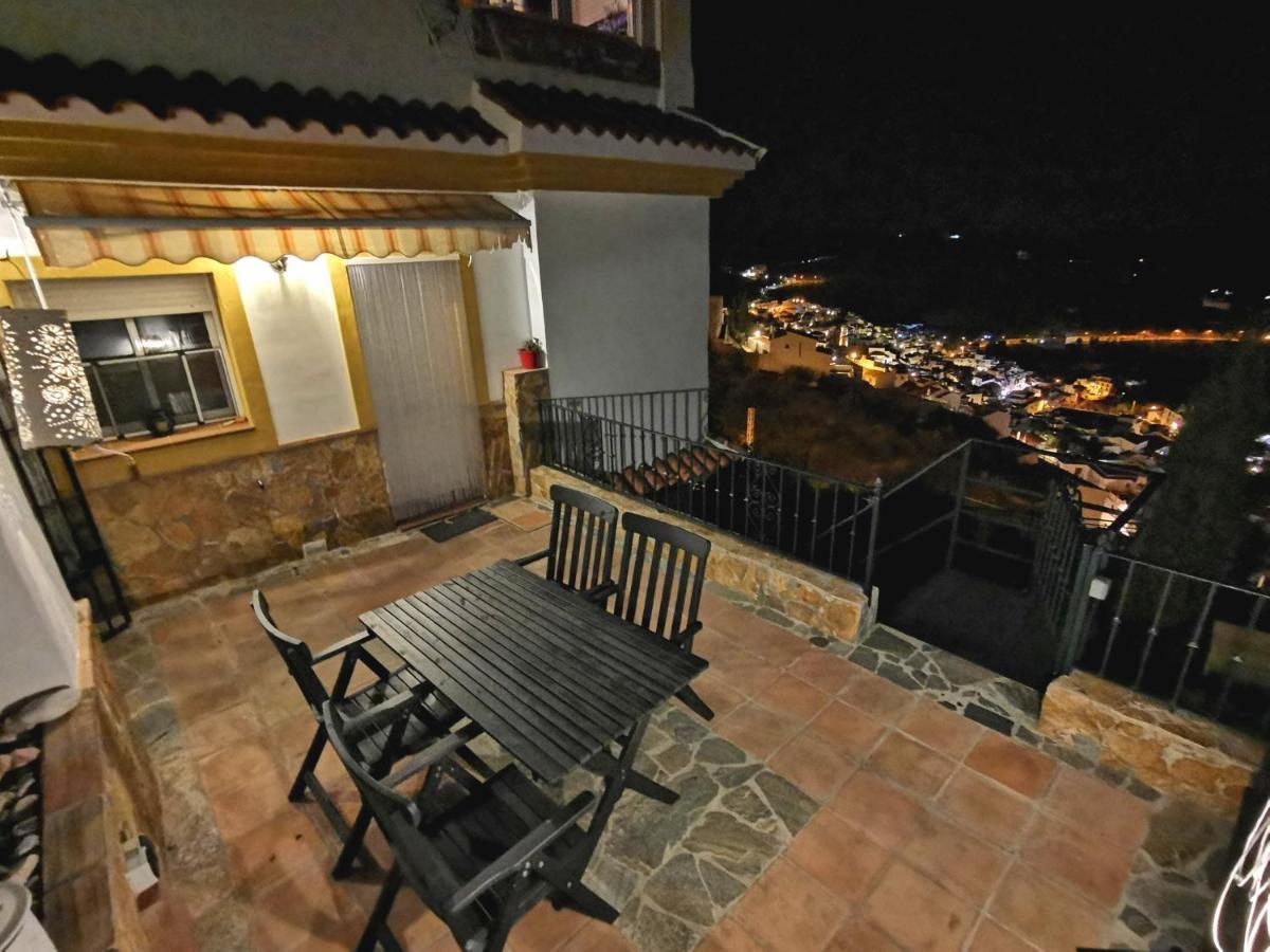 Apartamentos Alma Y Montana Cómpeta المظهر الخارجي الصورة