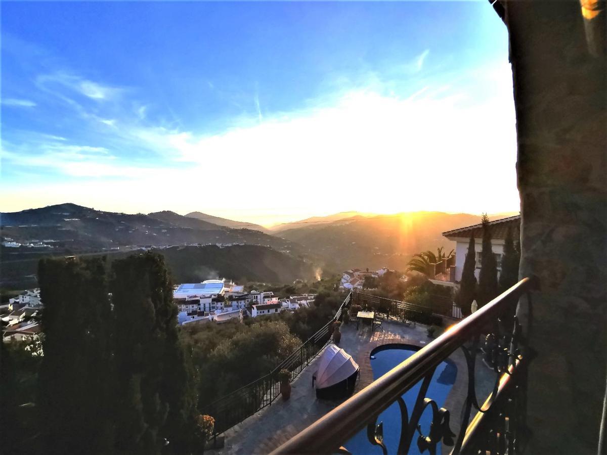 Apartamentos Alma Y Montana Cómpeta المظهر الخارجي الصورة
