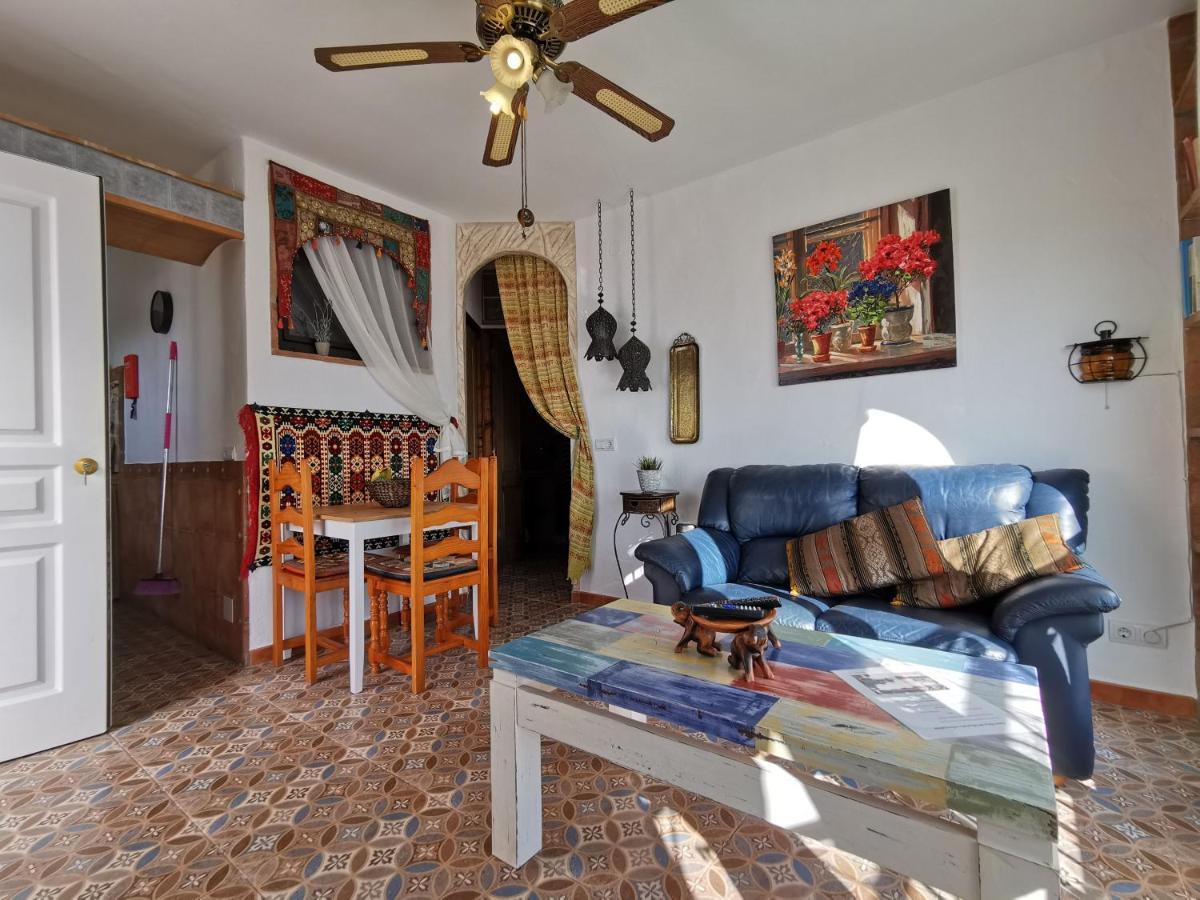 Apartamentos Alma Y Montana Cómpeta المظهر الخارجي الصورة
