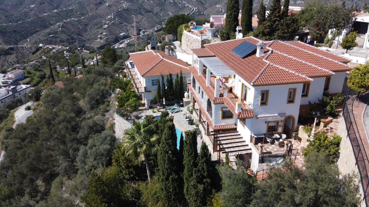Apartamentos Alma Y Montana Cómpeta المظهر الخارجي الصورة